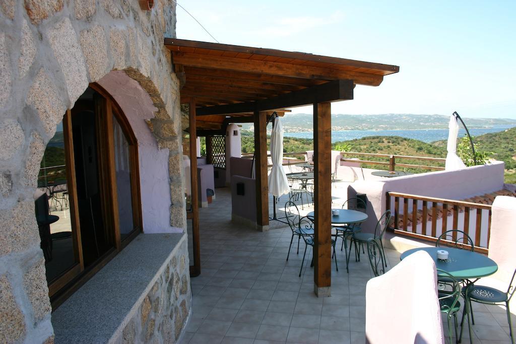 Hotel Li Graniti Baja Sardinia Exterior photo