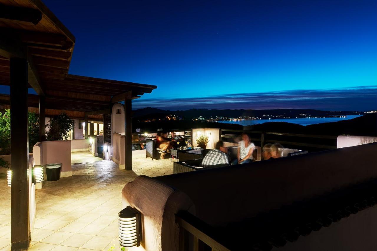 Hotel Li Graniti Baja Sardinia Exterior photo
