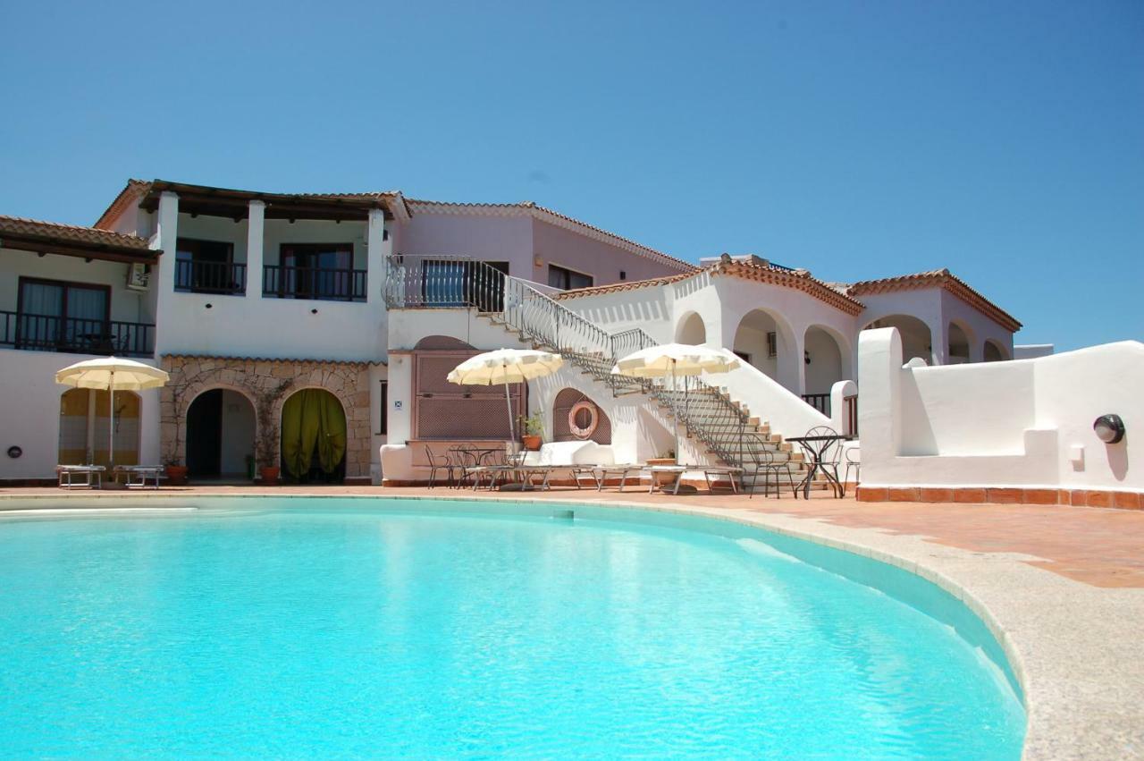Hotel Li Graniti Baja Sardinia Exterior photo